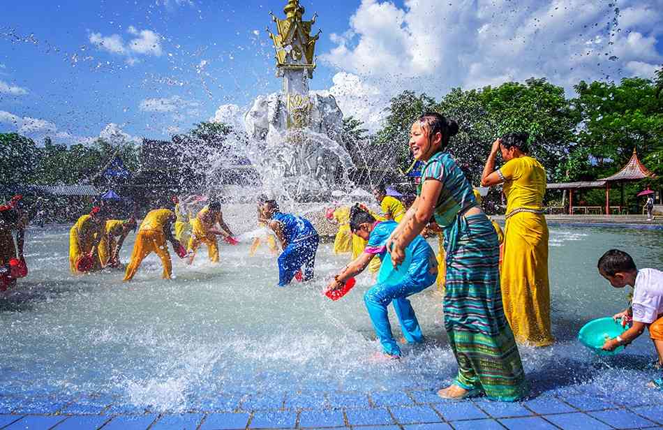 2019傣族泼水节是什么时候？除了泼水还有什么民俗活动