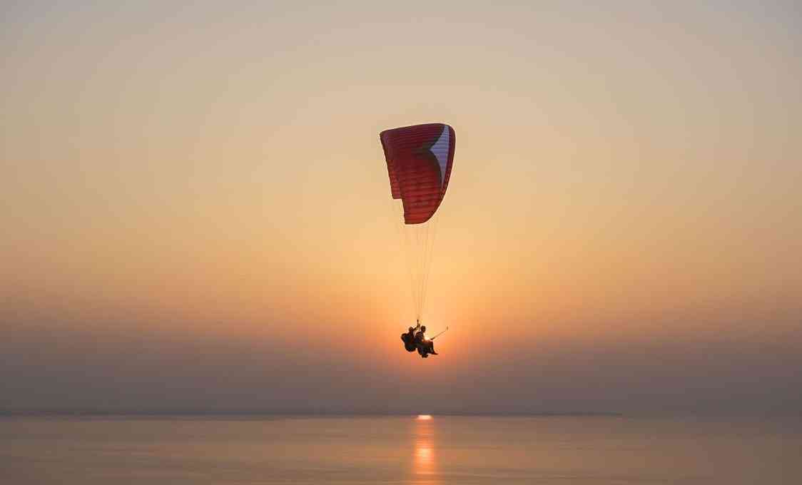 杭州周边滑翔伞基地合辑！穿越云端与太阳肩并肩
