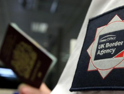 英国签证必须本人领取吗？