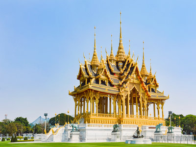 如何在抵达泰国时办理落地签证呢？