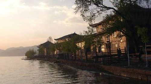 <泸沽湖2日游>相约情人桥，观摩梭民俗，3小时大环湖（当地游）