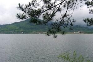 南雷雁湖